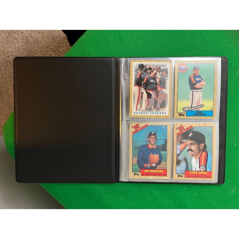 Houston Astros 1987 Topps Team Set with‎ 40 card collector album.